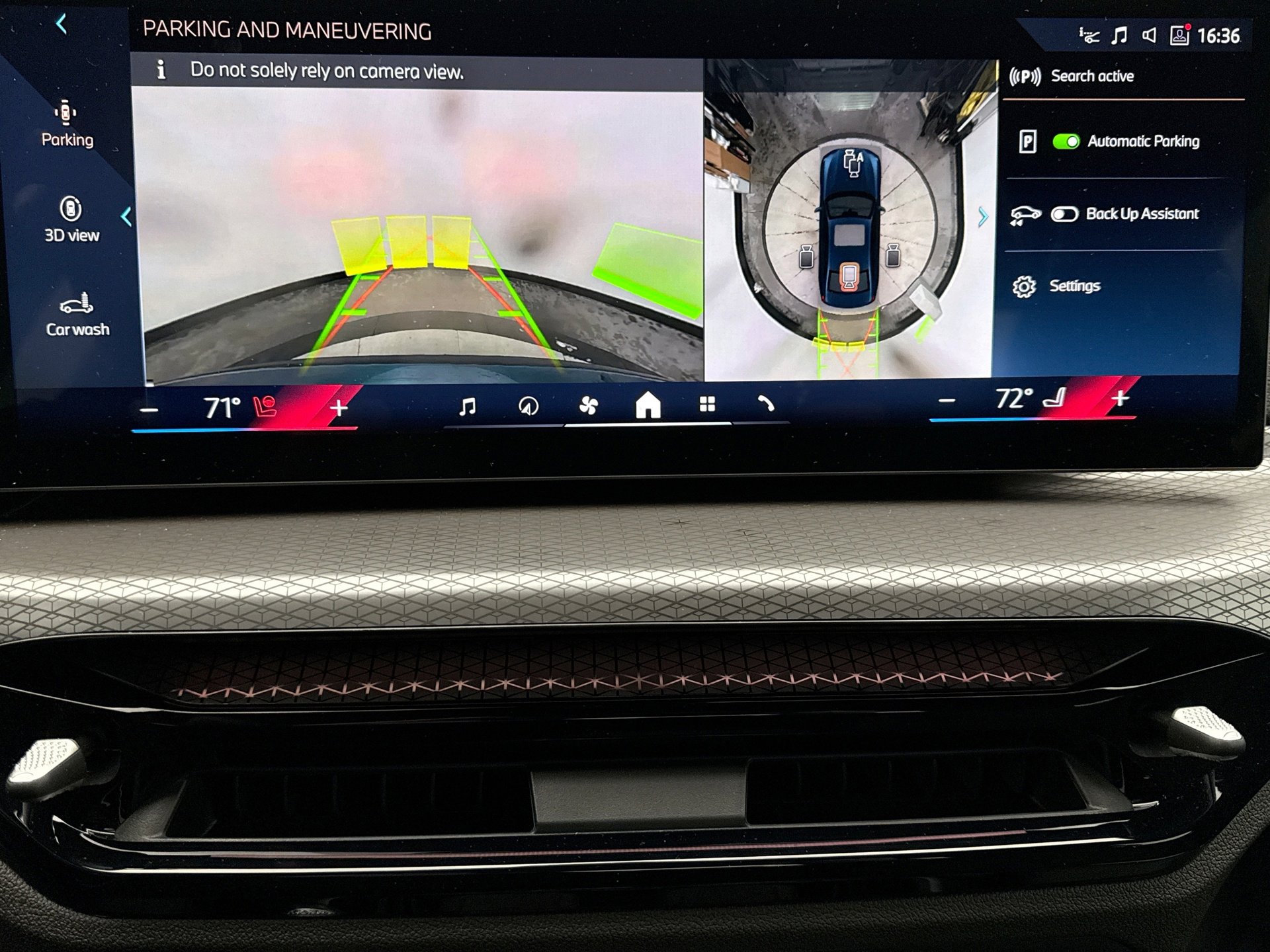 Used 2025 BMW 330i xDrive Sedan w/ M Sport Package image 16