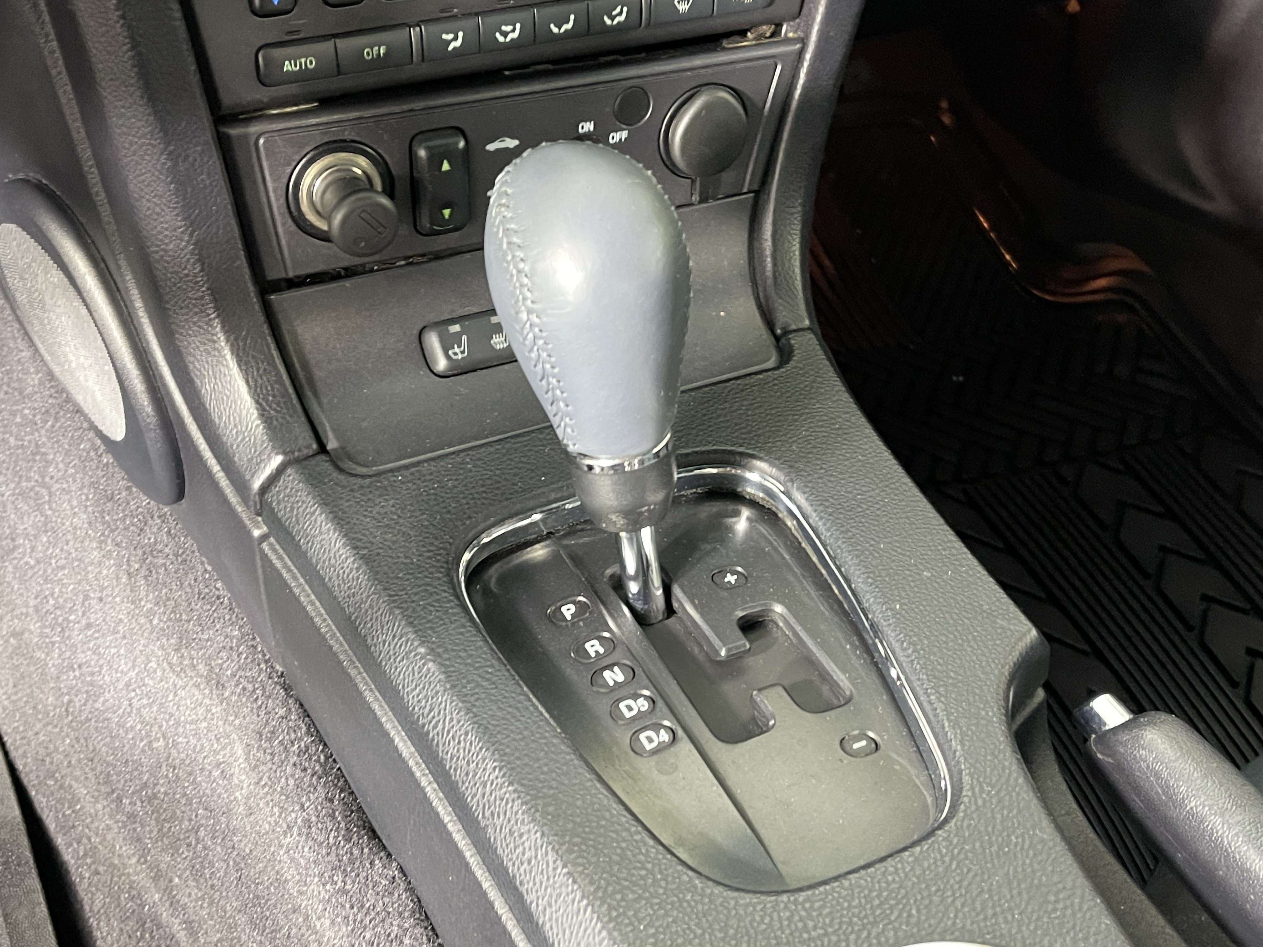Used 2005 Ford Thunderbird RWD image 17