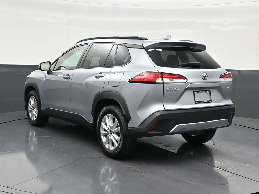 Used 2024 Toyota Corolla Cross LE image 3