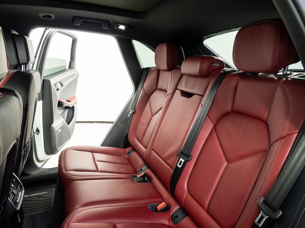 Certified 2023 Porsche Macan Turbo image 22