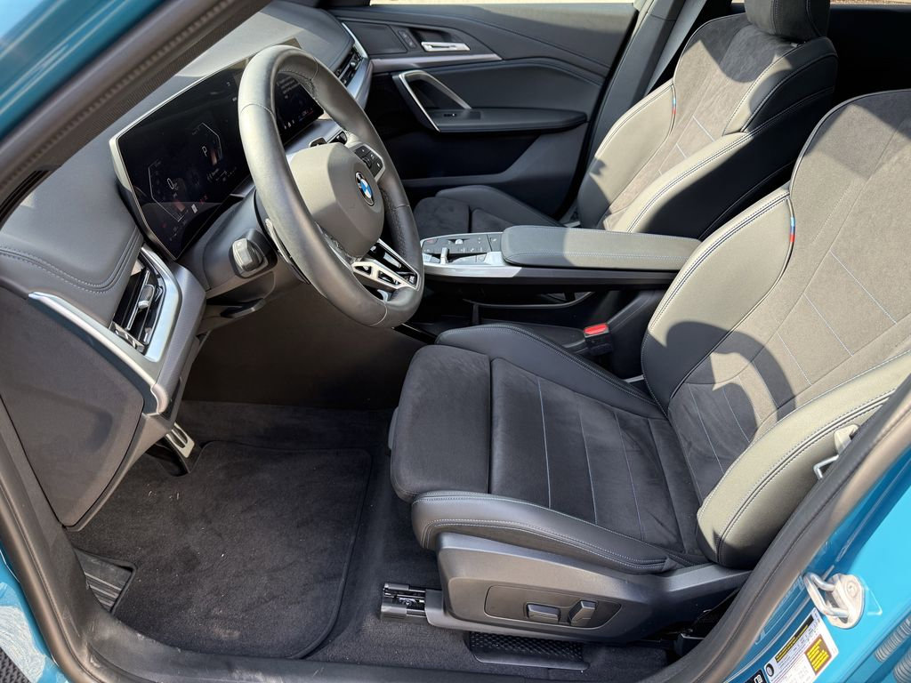 Used 2025 BMW X1 xDrive28i w/ M Sport Package AWD/4WD image 8