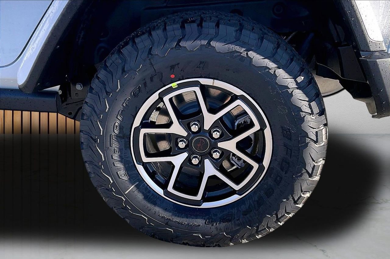 New 2026 Jeep Wrangler Unlimited Rubicon AWD/4WD image 32