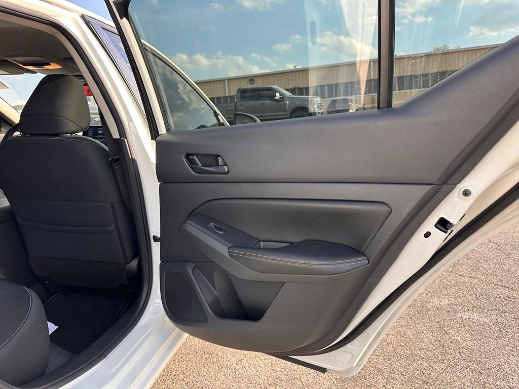 Used 2025 Nissan Altima 2.5 SV image 18