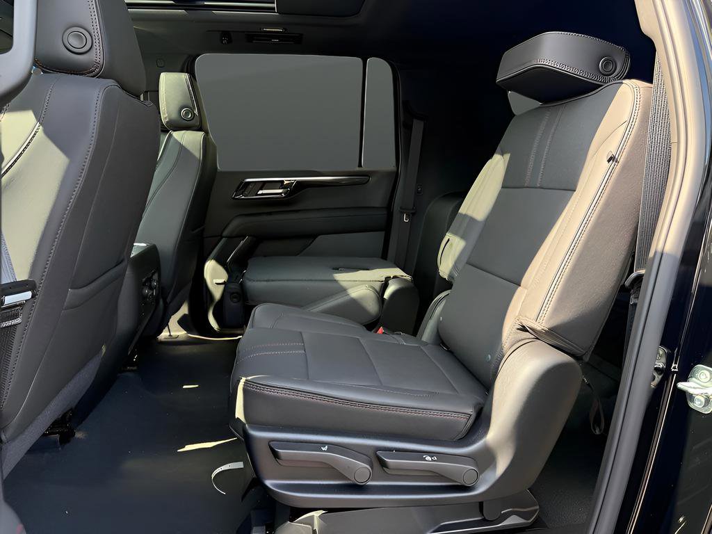 Used 2026 Chevrolet Suburban RST w/ Comfort Package image 16