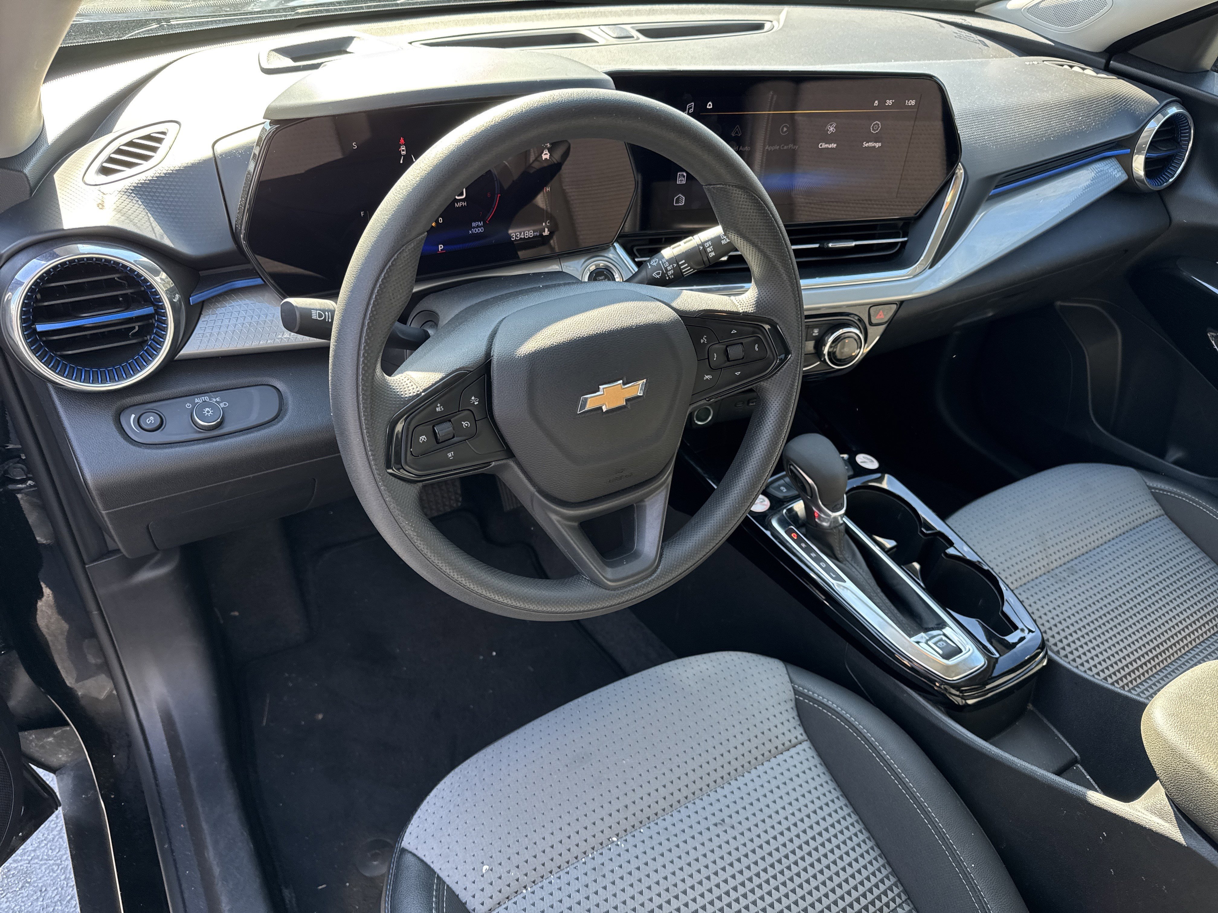 Certified 2025 Chevrolet Trax LT image 10