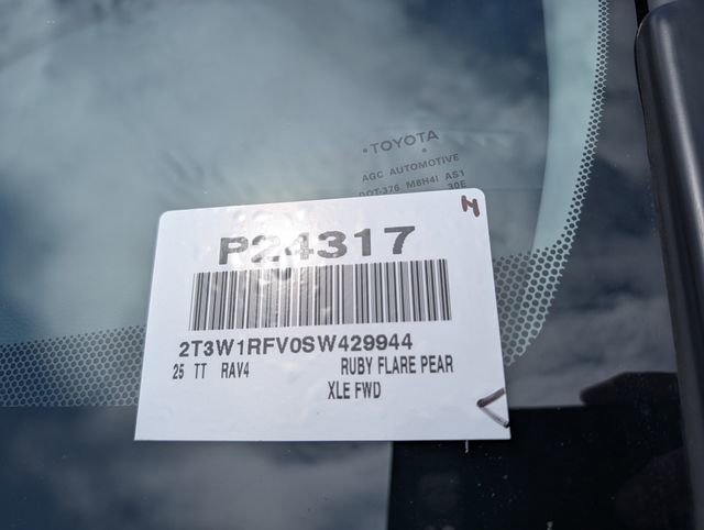 Used 2025 Toyota RAV4 XLE w/ Convenience Package FWD image 35