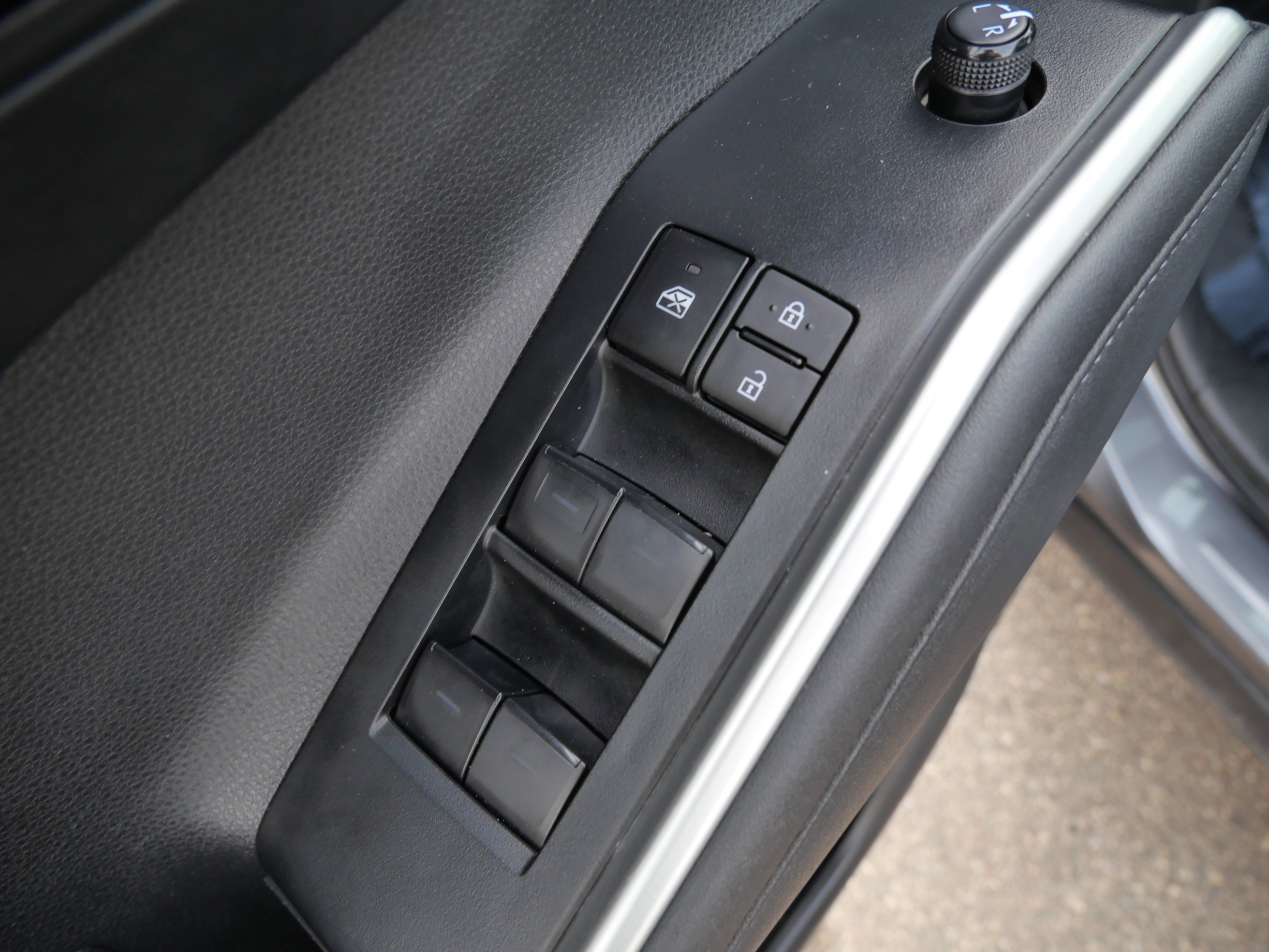 Certified 2024 Toyota Highlander XLE image 20