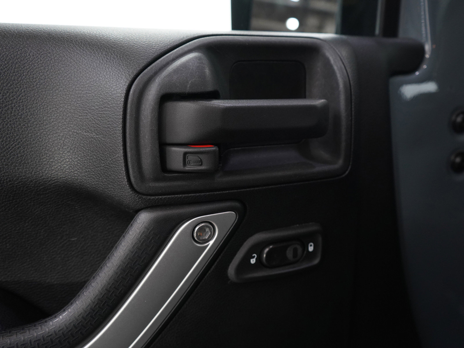 Used 2014 Jeep Wrangler Unlimited Sahara w/ Connectivity Group image 22