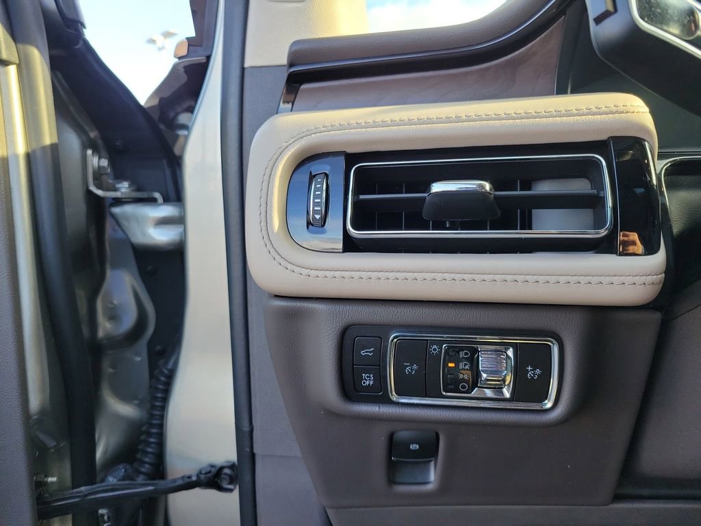 Certified 2023 Lincoln Nautilus Reserve w/ Equipment Group 201A image 22