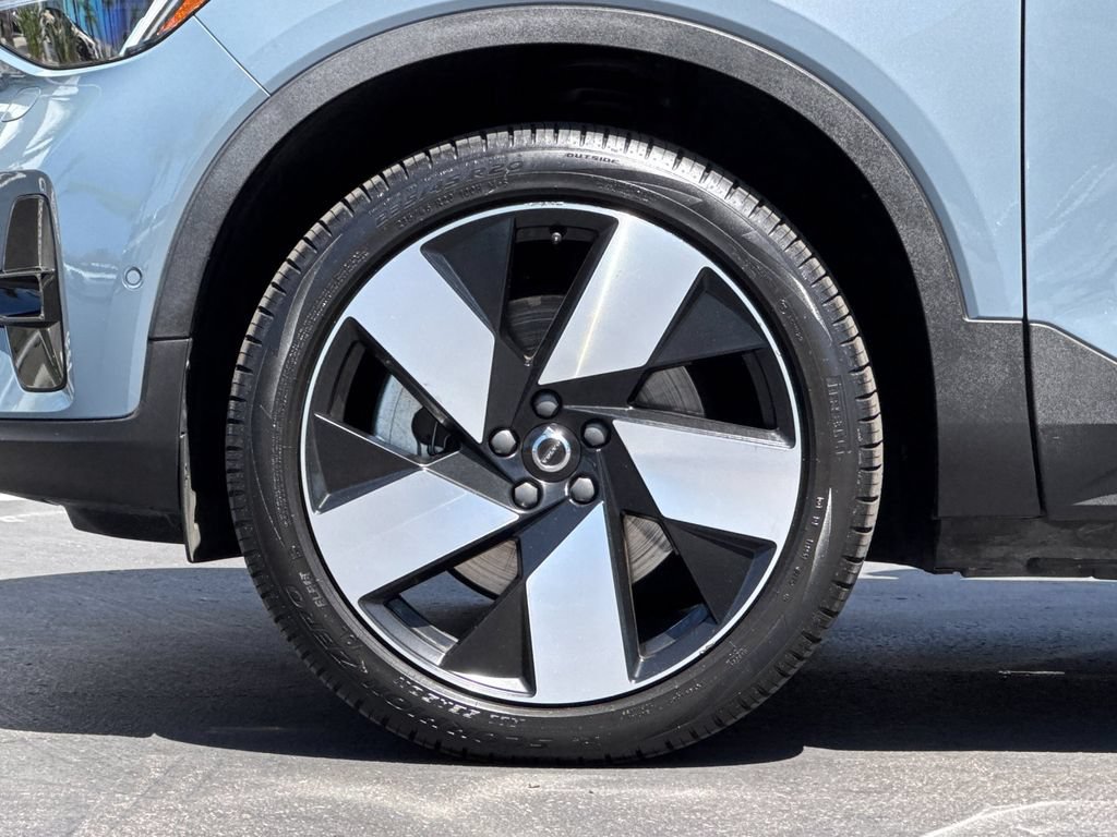Certified 2023 Volvo C40 P8 Recharge Plus w/ Climate Package AWD/4WD image 24