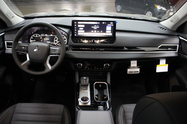 New 2026 Mitsubishi Outlander SE image 20