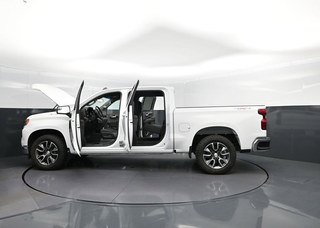 Used 2023 Chevrolet Silverado 1500 LT AWD/4WD image 39