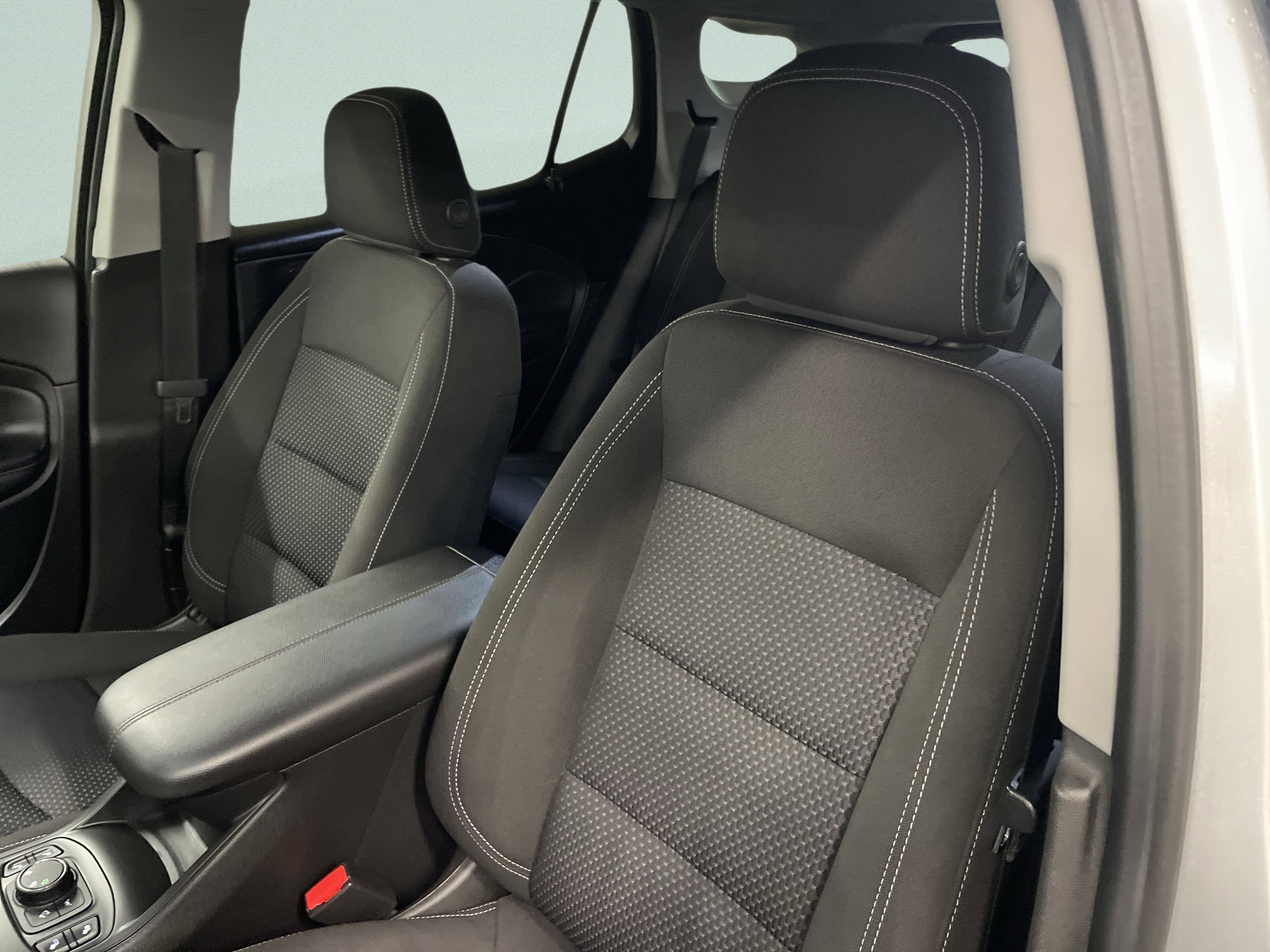 Used 2022 GMC Terrain SLE w/ Driver Convenience Package image 14