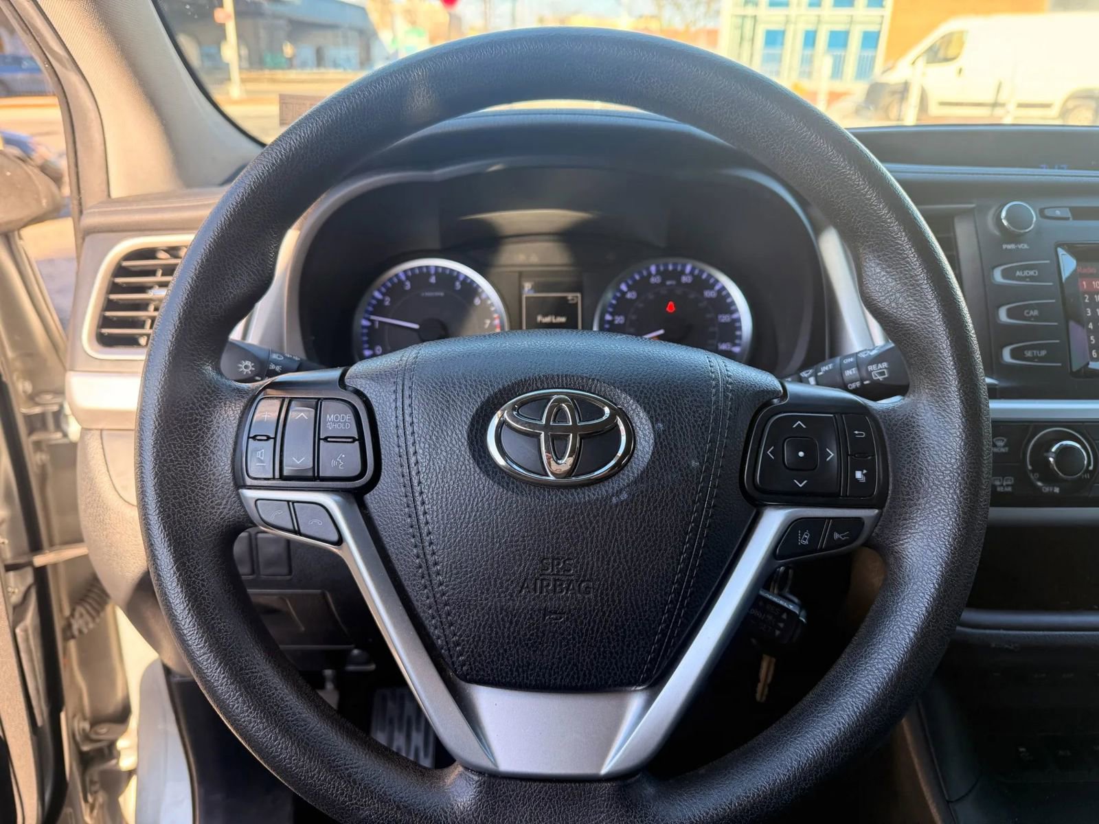 Used 2019 Toyota Highlander LE AWD/4WD image 13