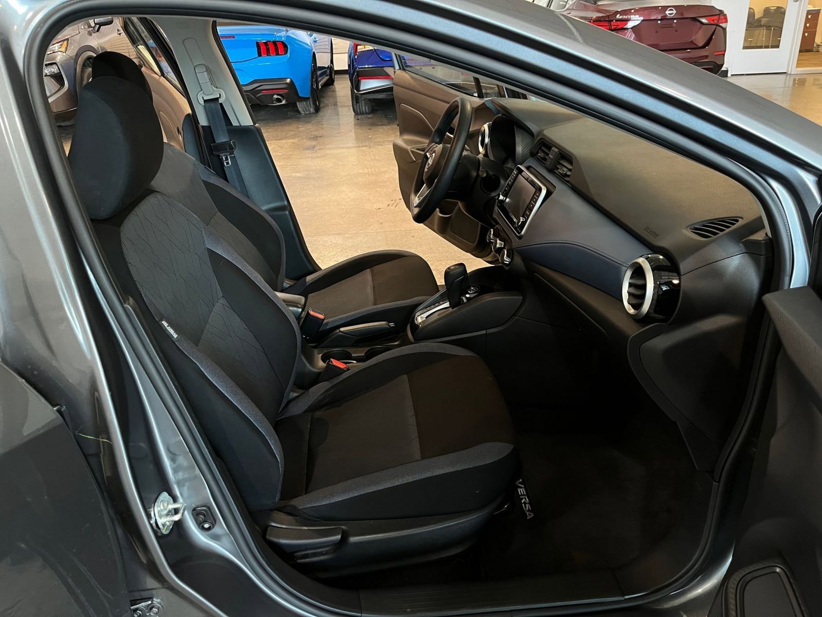 Used 2025 Nissan Versa SV image 35