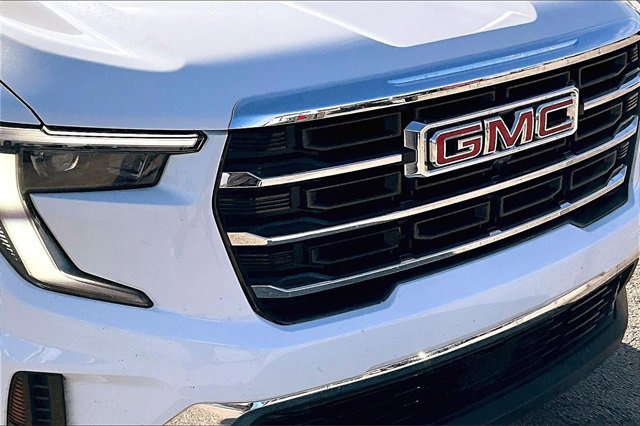 Used 2025 GMC Acadia Elevation image 34