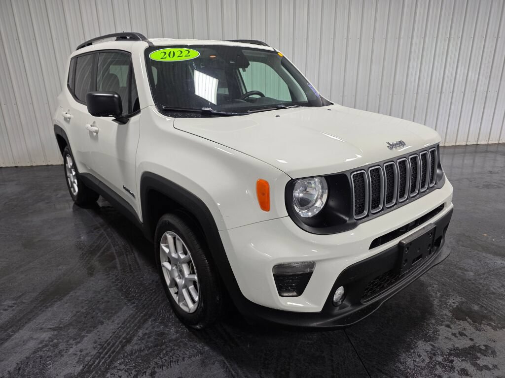 Used 2022 Jeep Renegade Latitude w/ Convenience Group AWD/4WD image 2