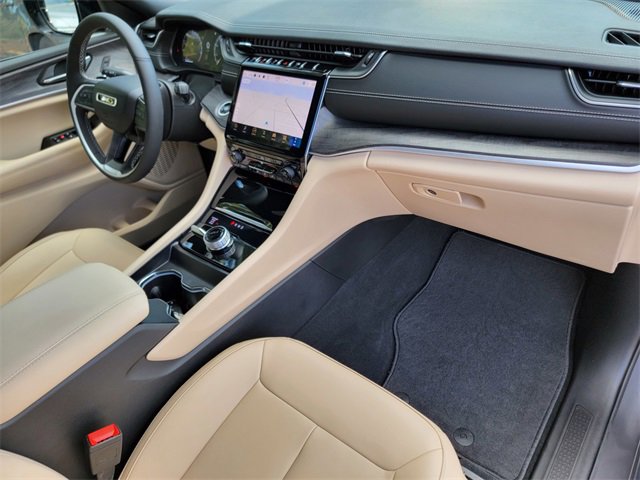 Certified 2024 Jeep Grand Cherokee Limited image 25