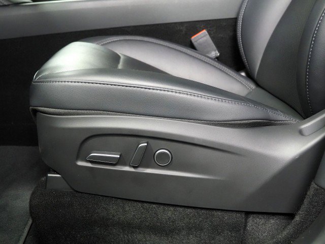 Used 2026 Tesla Model Y Long Range RWD image 71
