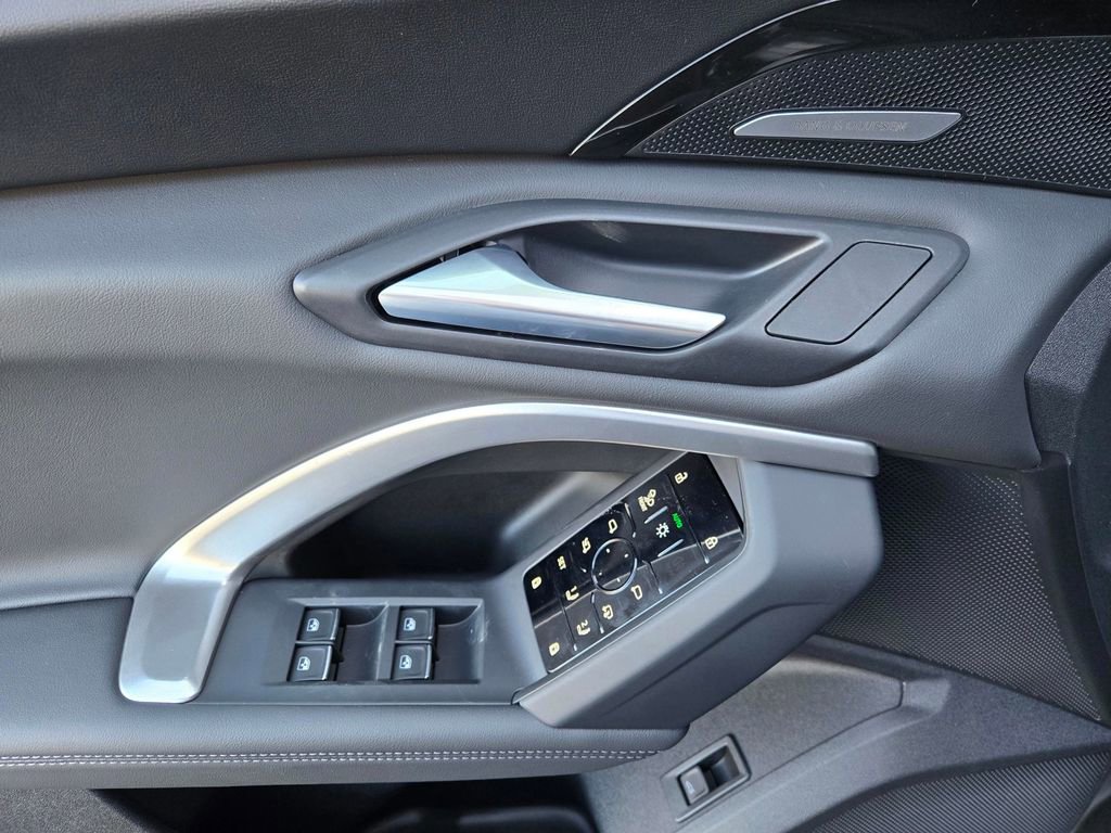 New 2025 Audi Q5 Premium Plus AWD/4WD image 18
