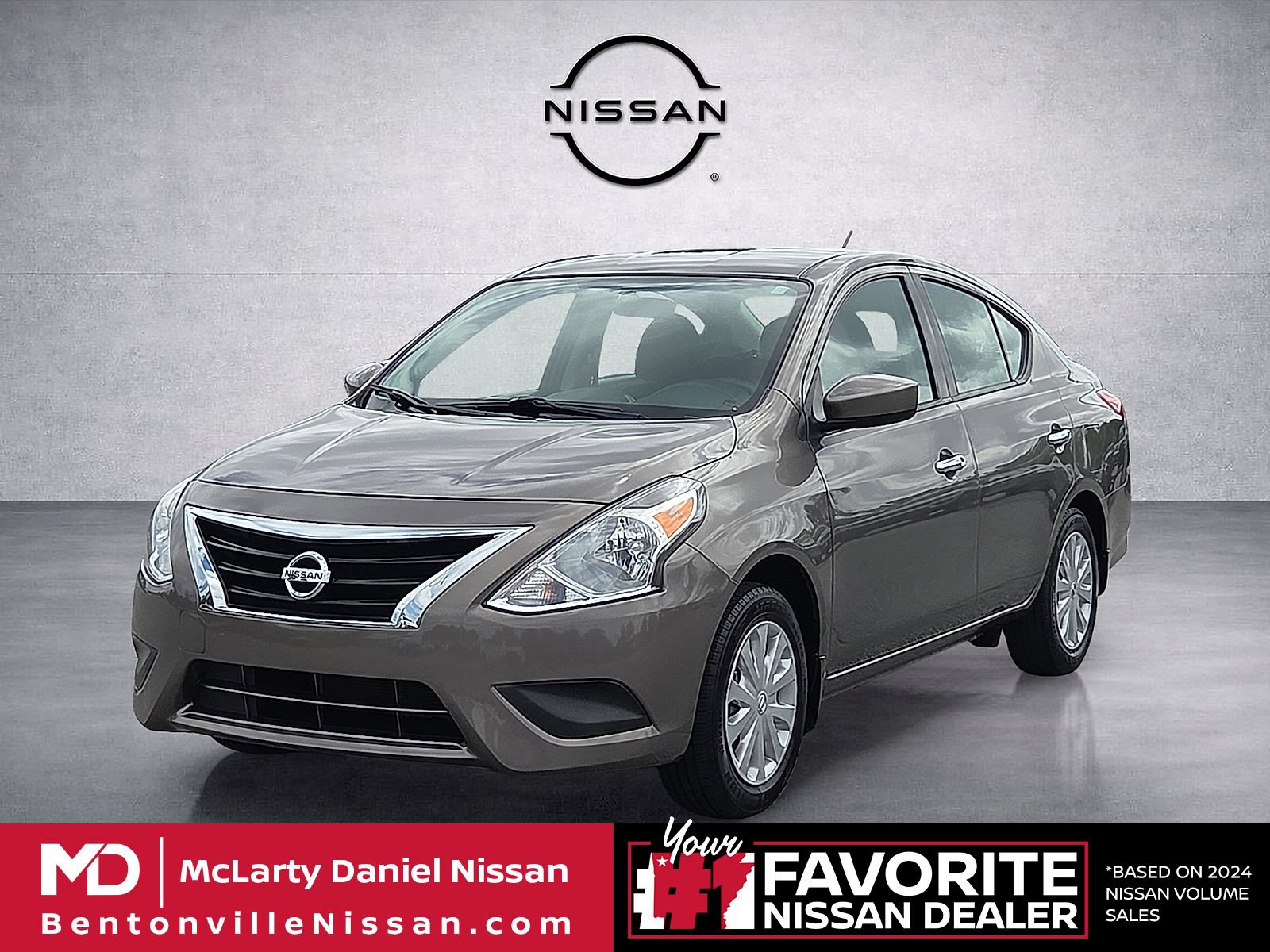 Used 2017 Nissan Versa SV FWD image 2