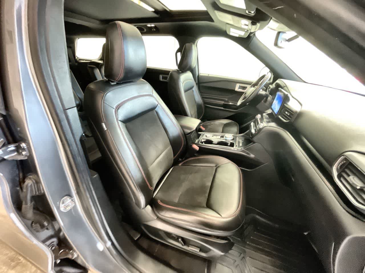 Used 2022 Ford Explorer ST-Line AWD/4WD image 26