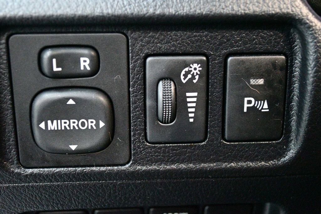 Used 2015 Toyota 4Runner Limited AWD/4WD image 71