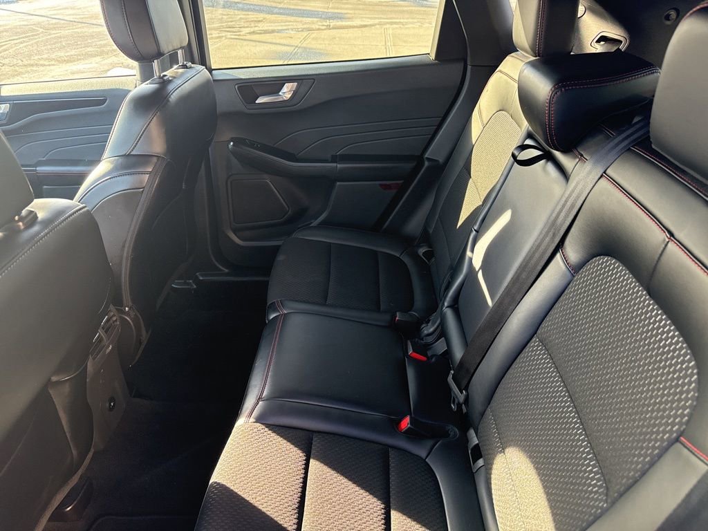 Used 2025 Ford Escape ST-Line image 18
