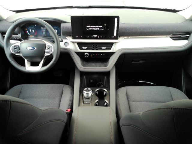 Used 2026 Ford Explorer Active image 3