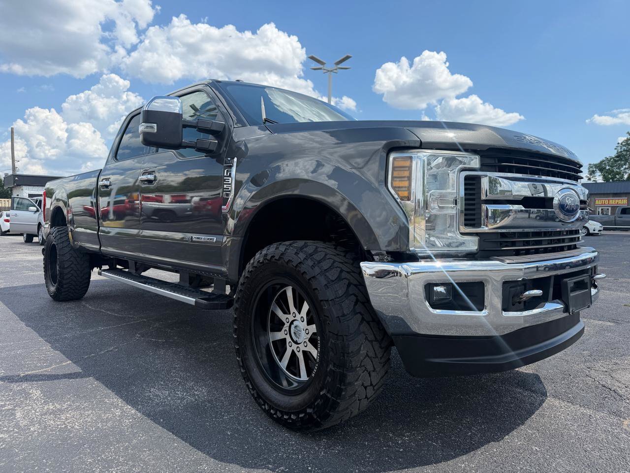 Used 2018 Ford F350 XLT w/ XLT Premium Package AWD/4WD image 3