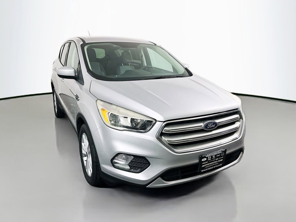 Used 2019 Ford Escape SE image 1