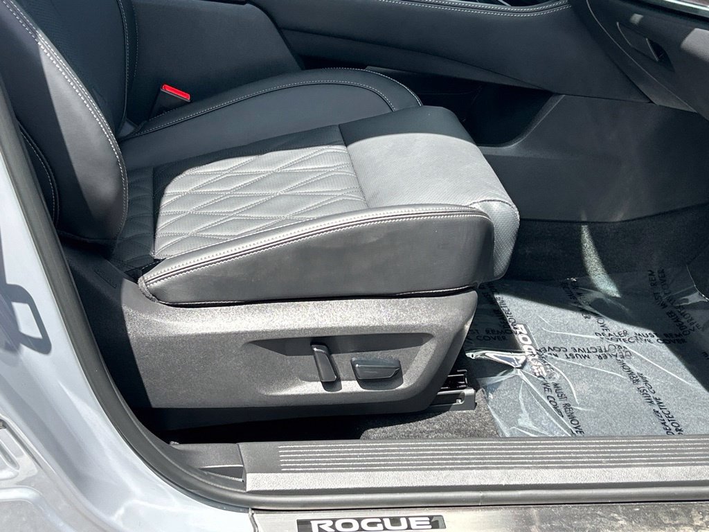 Certified 2026 Nissan Rogue Platinum w/ Platinum Premium Package AWD/4WD image 43