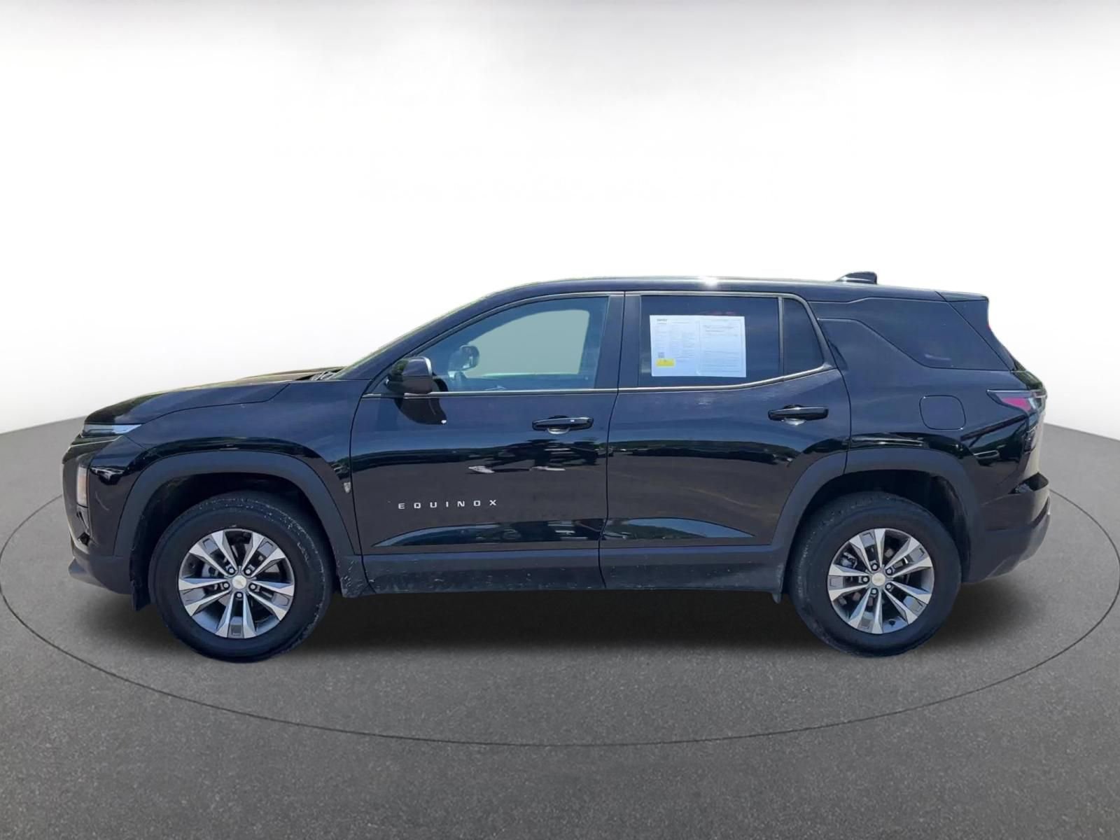 Used 2025 Chevrolet Equinox LT FWD image 9