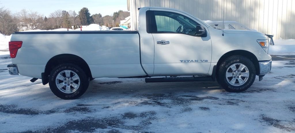 Used 2019 Nissan Titan SV image 8