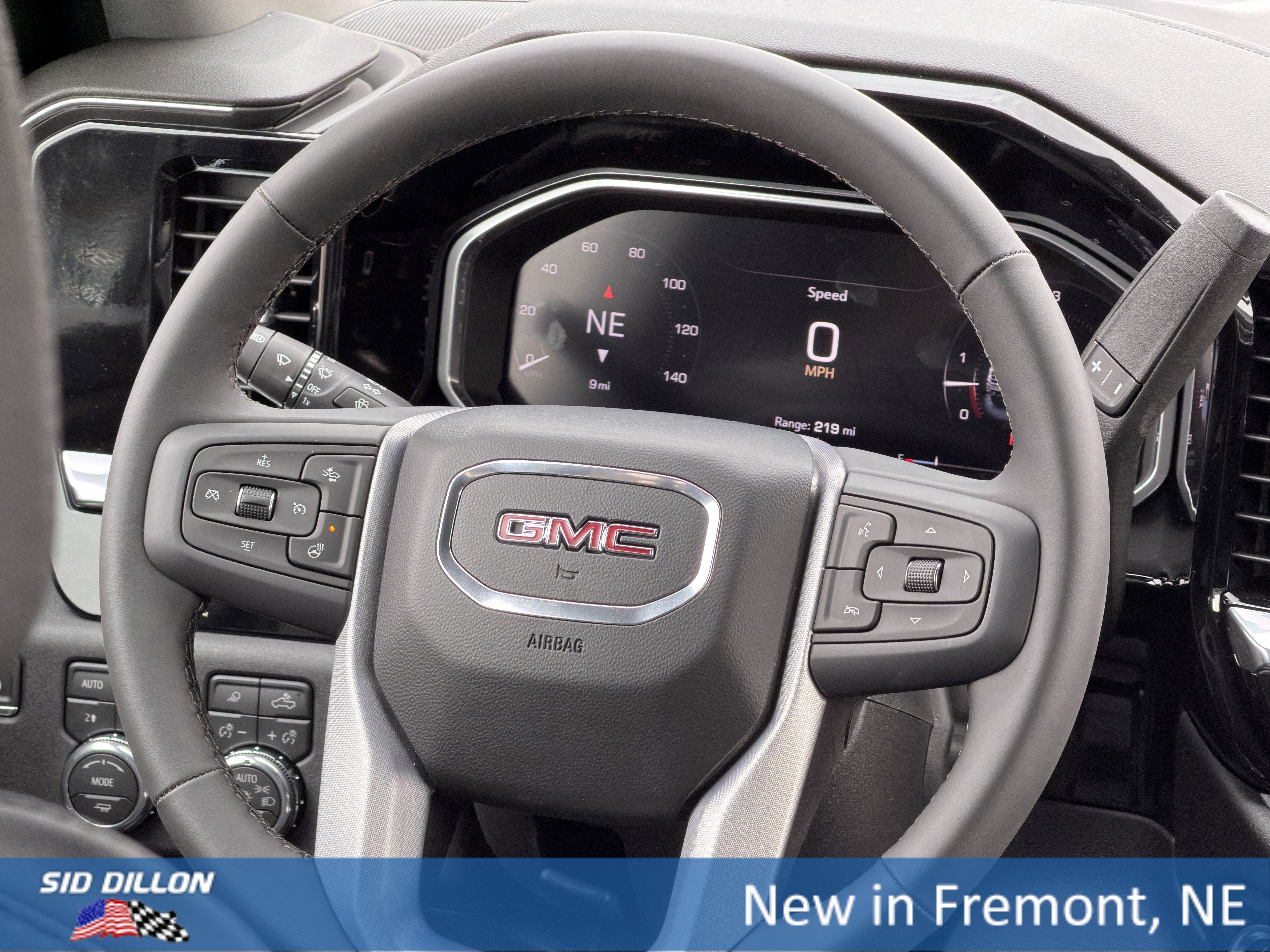 New 2026 GMC Sierra 2500 SLT w/ SLT Premium Package AWD/4WD image 9