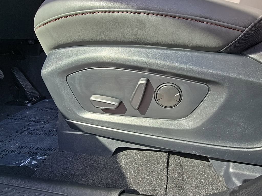 New 2026 Ford Explorer Active w/ Active Comfort Package image 11
