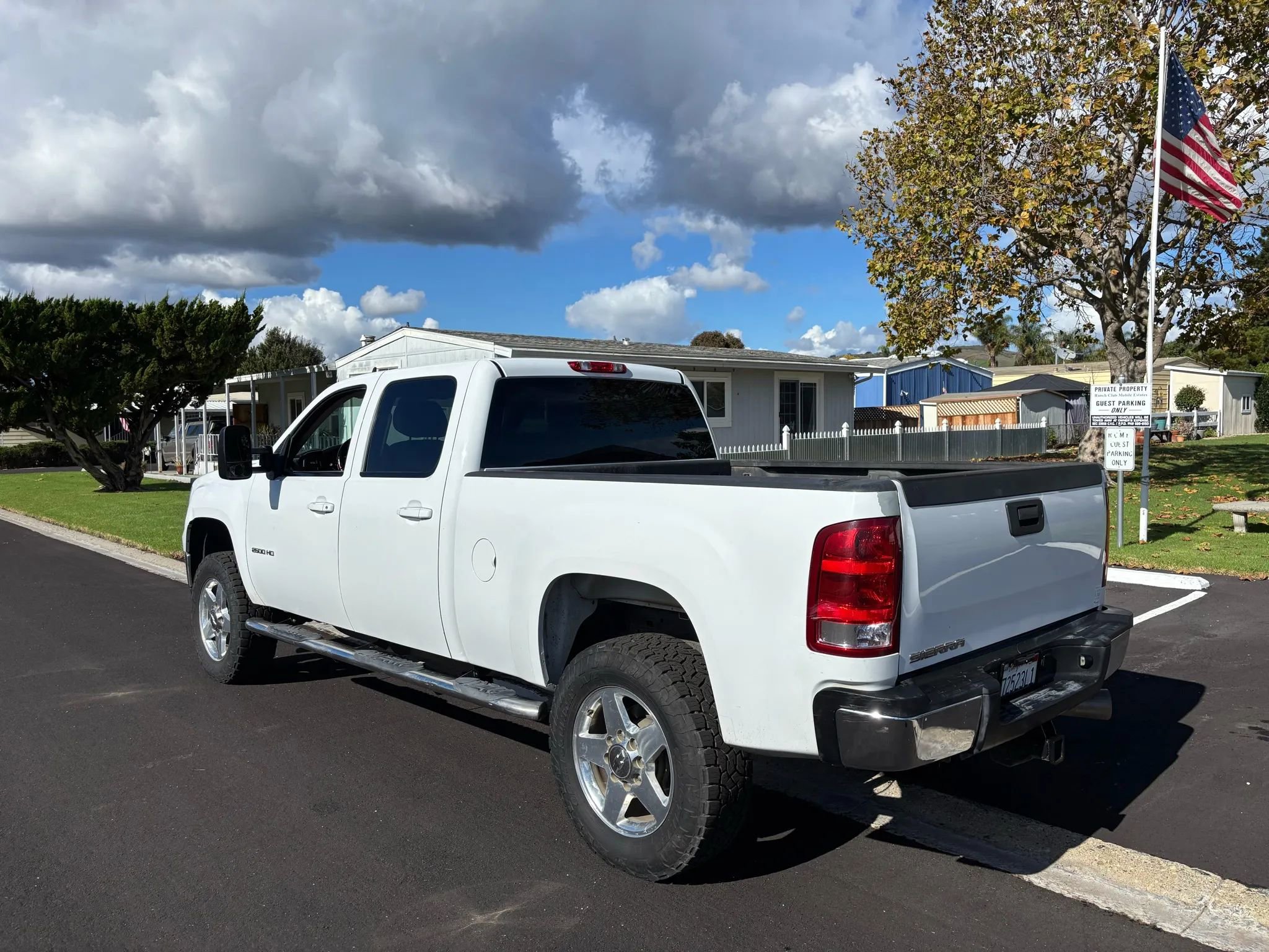 Used 2014 GMC Sierra 2500 SLE w/ SLE Preferred Package image 12