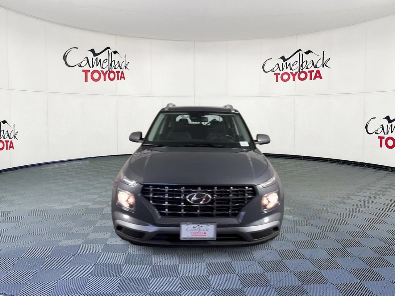 Used 2025 Hyundai Venue SEL FWD image 5
