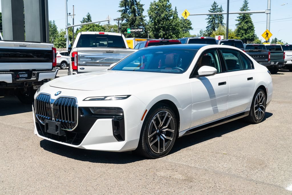 Used 2025 BMW 740i xDrive w/ Premium Package AWD/4WD image 3
