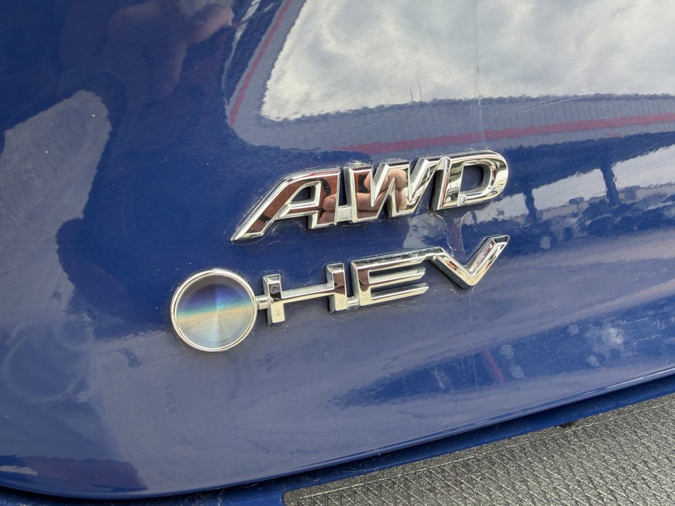 Used 2025 Toyota Camry SE AWD/4WD image 11