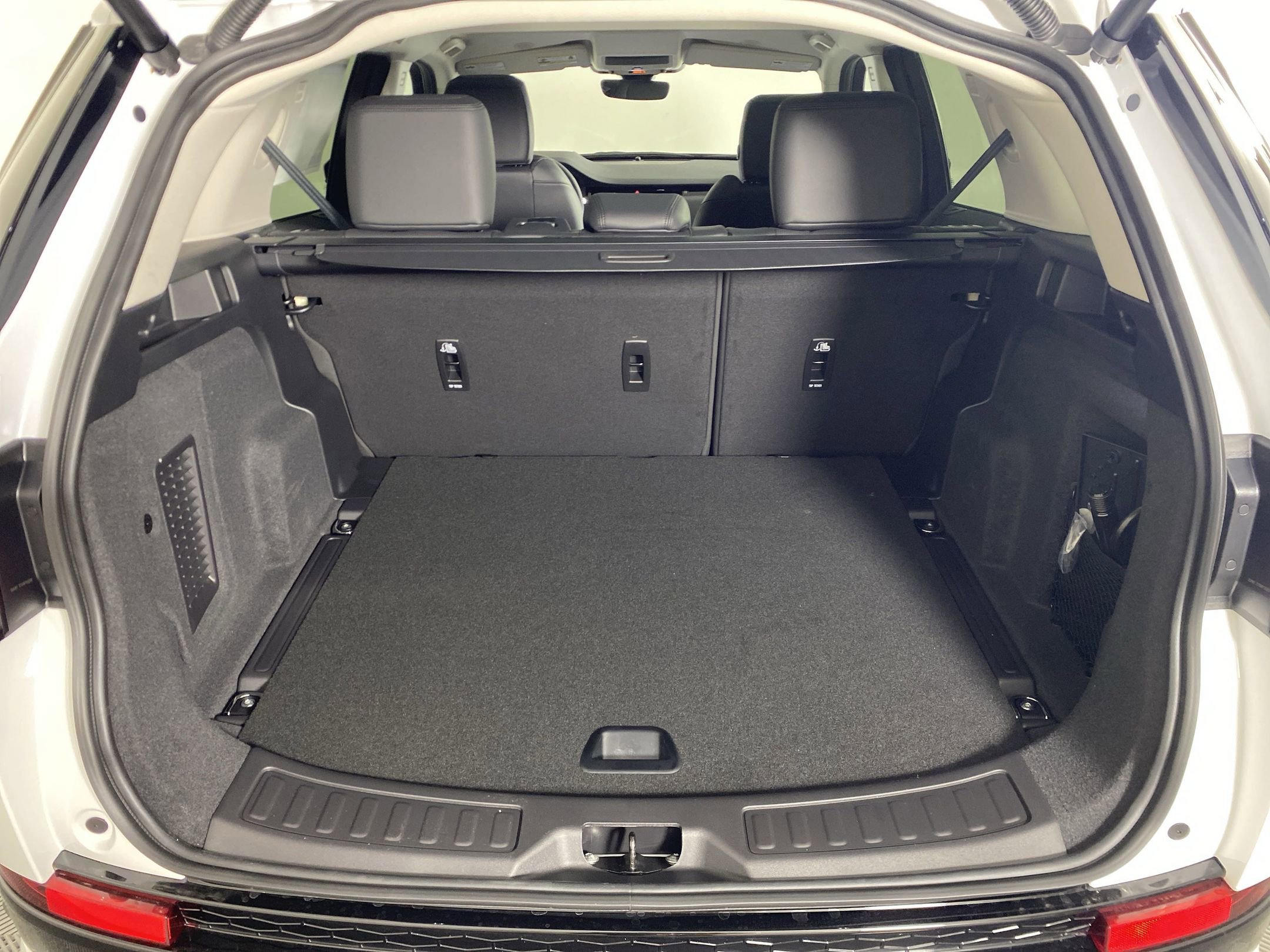 Certified 2025 Land Rover Discovery Sport S image 25