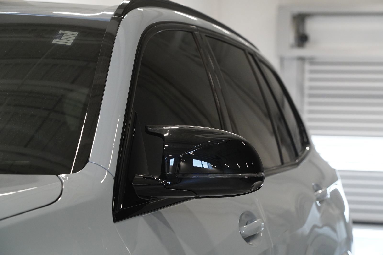 Used 2025 BMW X5 M60i image 8