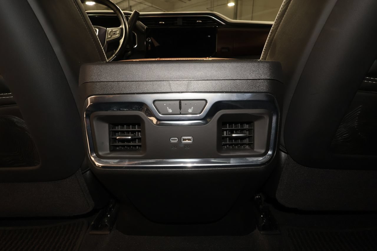 Used 2025 GMC Sierra 3500 Denali Ultimate AWD/4WD image 31