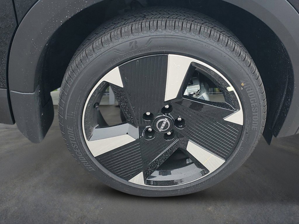 New 2026 Nissan Kicks SR FWD image 7
