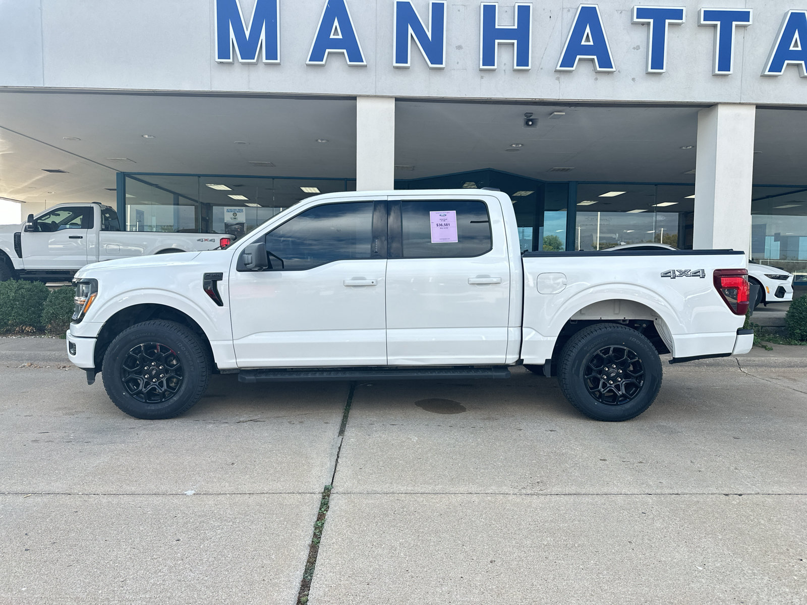 Used 2024 Ford F150 XLT w/ XLT Black Appearance Package AWD/4WD image 13