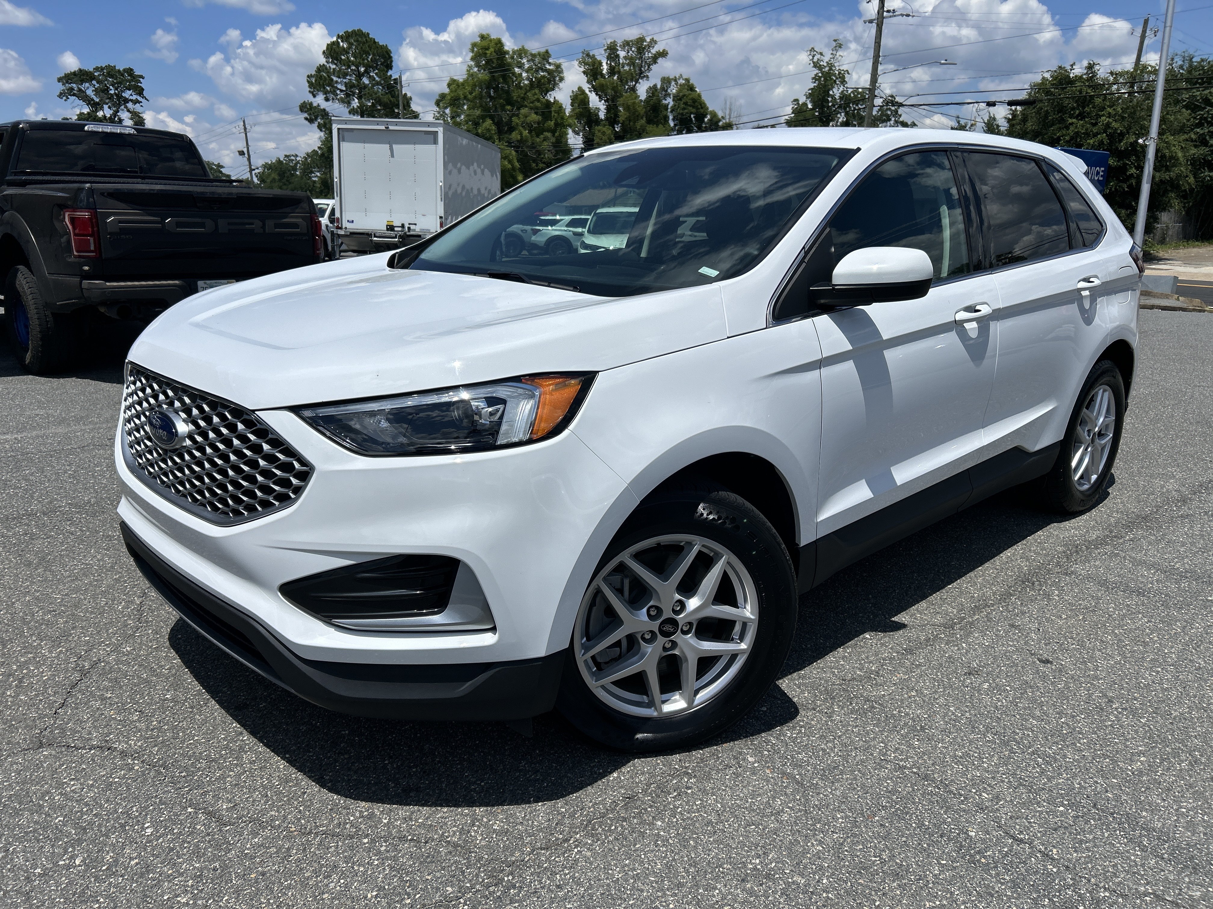 Used 2024 Ford Edge SEL AWD/4WD image 5