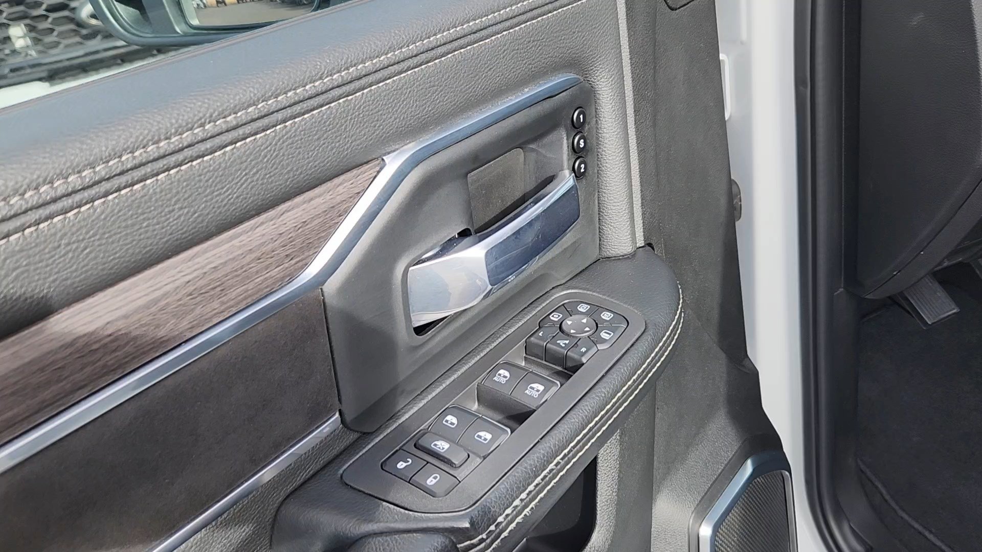 Used 2025 RAM 2500 Laramie image 7