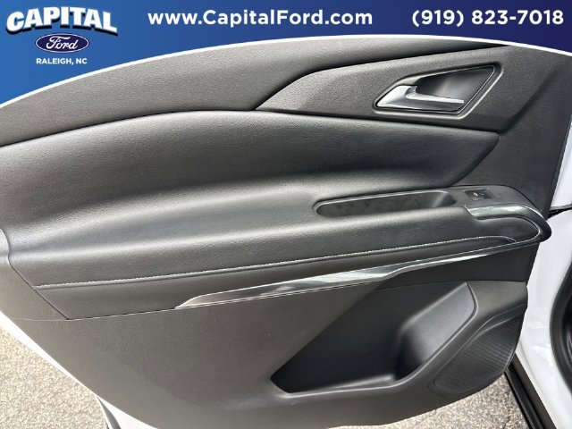 Used 2026 Chevrolet Traverse LT FWD image 17