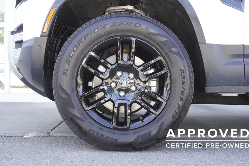Used 2025 Land Rover Defender 110 S AWD/4WD image 34