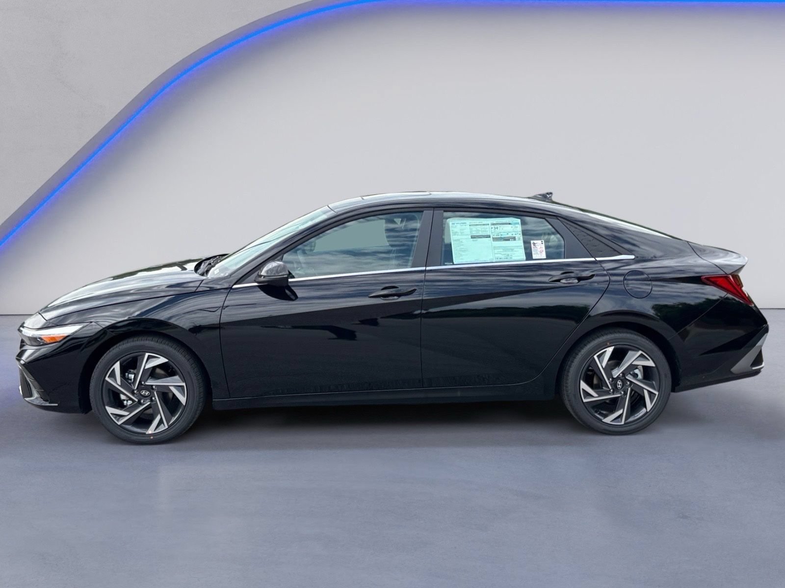 New 2026 Hyundai Elantra Limited FWD image 6